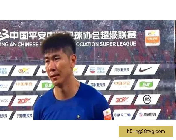 官方武汉三镇续约刘奕鸣后防线